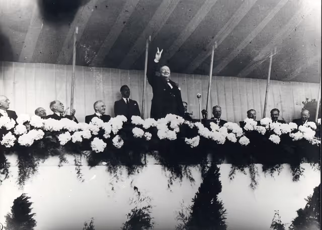 Foto 1: Summit in The Hague