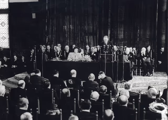 Foto 2: Summit in The Hague