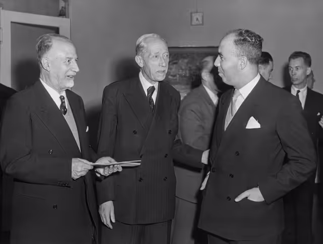 Fotografie 4: CECA - ECSC - First Common Assembly from 10th to 13th September 1952 in Strasbourg - Giovanni PERSICO, Antonio BOGGIANO PICO and Paolo TAVIANI
