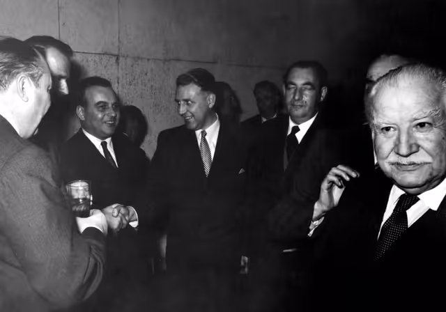 Fotografia 9: TV Luxembourg - Eurovision - 1957