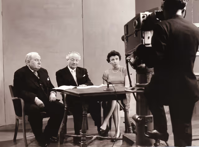 Foto 1: TV Interview with Hans FURLER