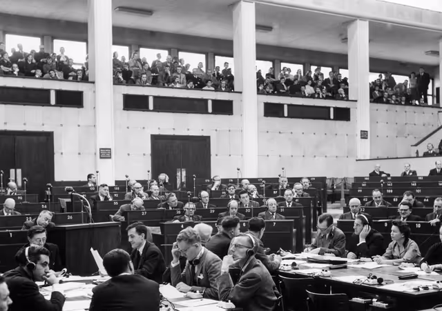 Fotografia 1: during the Constitutive session of the new European Parliamentary Assembly on the 19th of March 1958