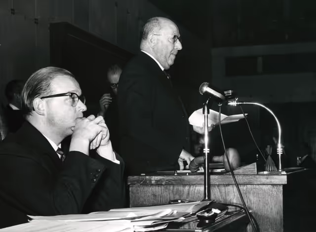 Nuotrauka 7: Frits de Neree tot BABBERICH in Common Parliamentary Assembly in october 1959
