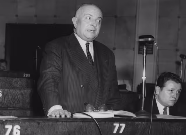 The MEP Camille BÉGUÉ and Jean BERNASCONI during a session in Strasbourg in April 1959.