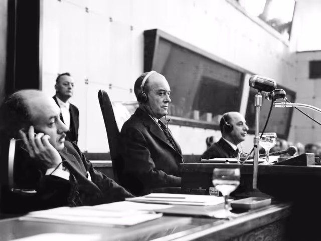 Foto 2: Charles JANSSENS during a session in Strasbourg, France,  January 17, 1961.