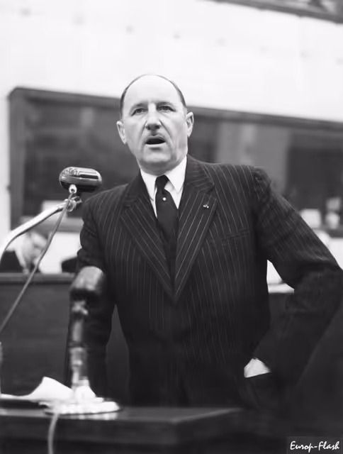 Joseph LUNS, NL - Minister of foreign affairs  during a session in Strasbourg, France, February , 1963