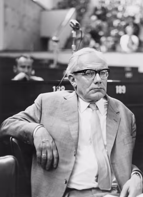 Φωτογραφία 9: Walter SEUFFERT during a session in Strasbourg, France, June 18, 1964.