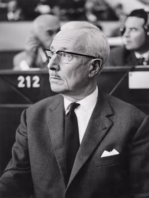 Fotogrāfija 3: Henri Moreau de, Melen during a plenary session in Strasbourg, September 24, 1965