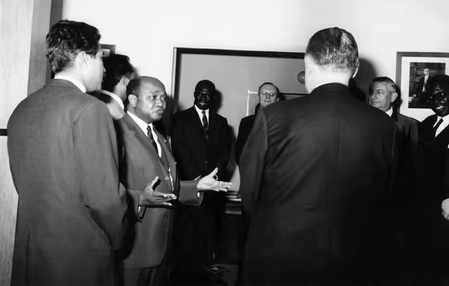 Fotó 30: Visit to Madagascar from 9th to 15th January 1969 - Meeting with Minister for foreign affairs