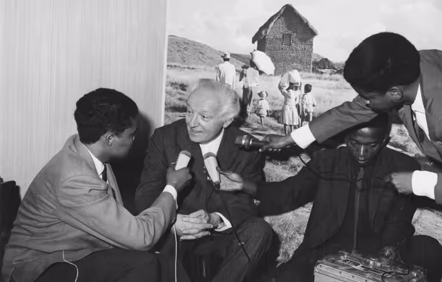 Fotó 43: Visit to Madagascar from 9th to 15th January 1969 - Press interview