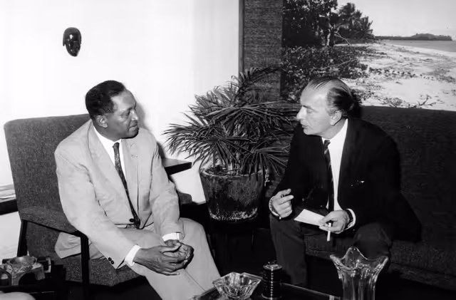 Fotó 44: Visit to Madagascar from 9th to 15th January 1969 - Press interview
