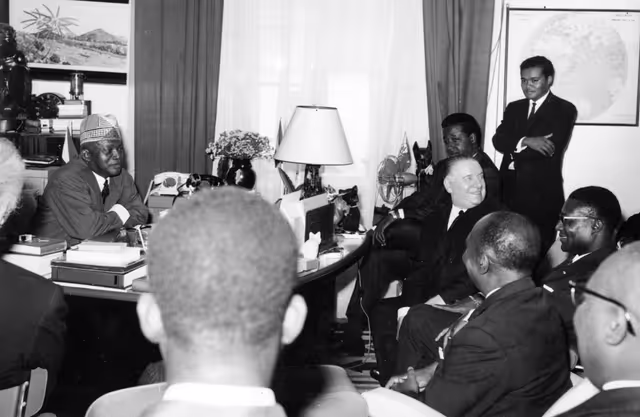 Fotó 25: Visit to Madagascar from 9th to 15th January 1969 - Meeting with Minister for foreign affairs