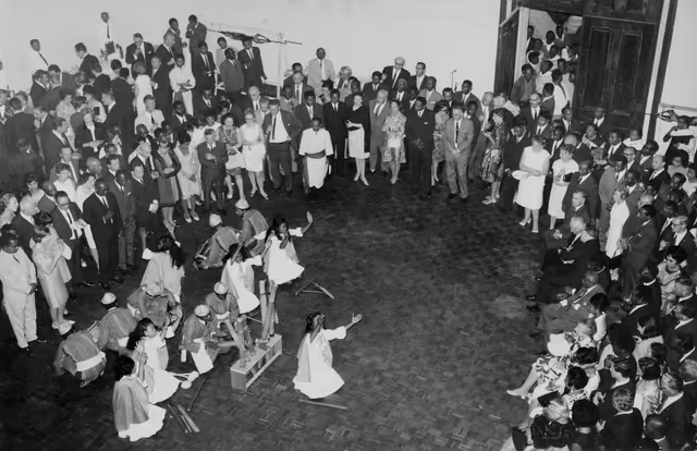 Fotó 49: Visit to Madagascar from 9th to 15th January 1969 - Reception at the Palace
