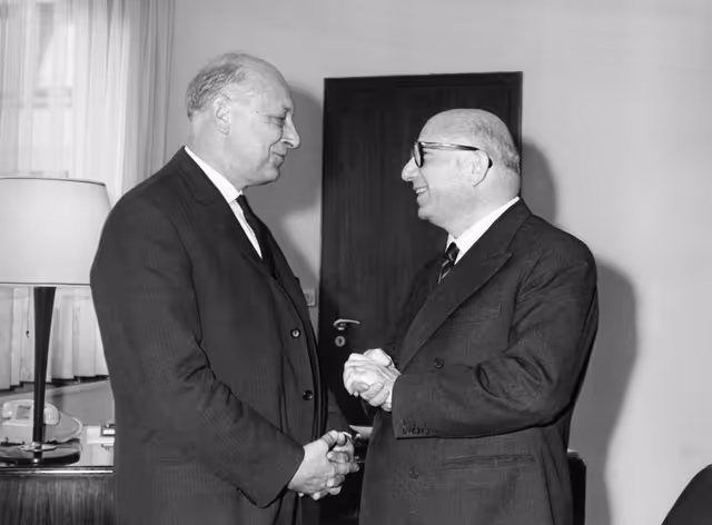Fotagrafa 13: EP President Mario SCELBA (R) in the margin of a meeting in Strasbourg, France, May 6, 1969.