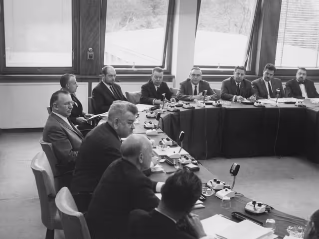 Fotagrafa 44: Fernand DEHOUSSE and other MEPS during a meeting in Strasbourg, France, May 6, 1969.