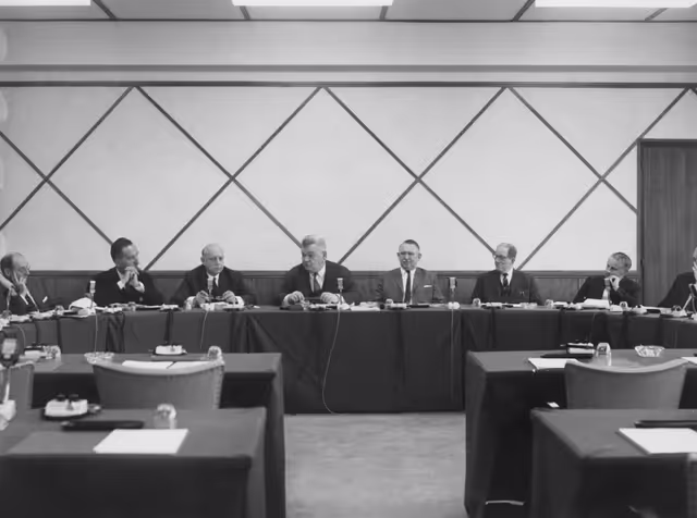 Fotagrafa 45: Fernand DEHOUSSE and other MEPS during a meeting in Strasbourg, France, May 6, 1969.