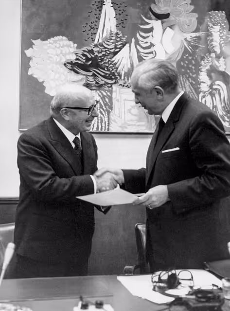 Fotagrafa 29: EP President Mario SCELBA during a group session in Strasbourg, France, November 25, 1969.