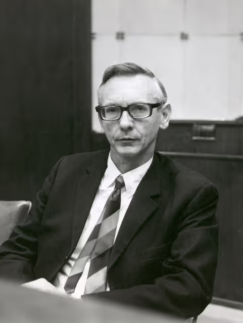 Photo 7 : Delegue Max VAN DER STOEL in Strasbourg in 1971