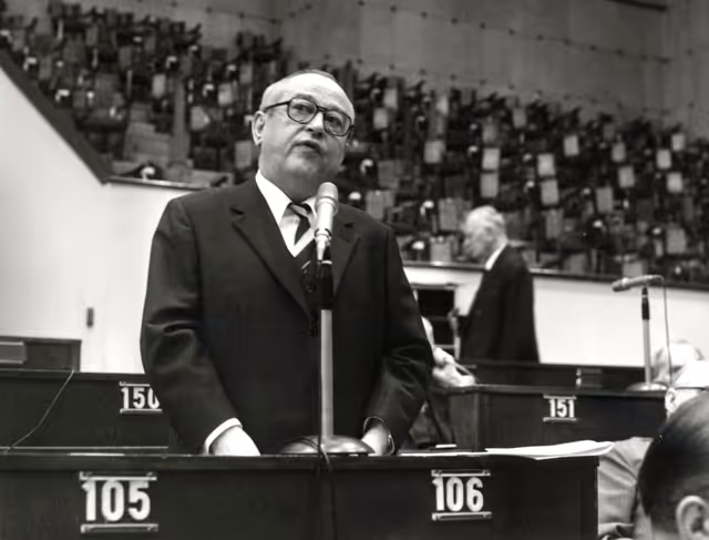 Foto 8: Plenary in Strasbourg on February 1972