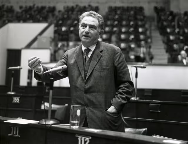 Foto 6: Plenary in Strasbourg on February 1972