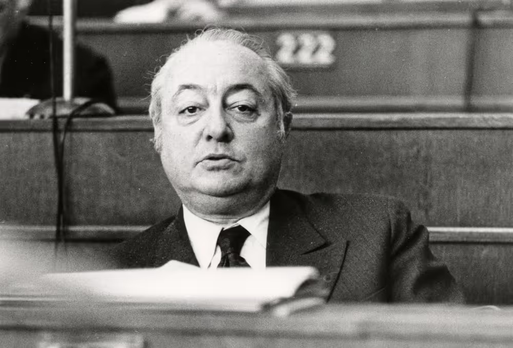 Plenary session in March 1975