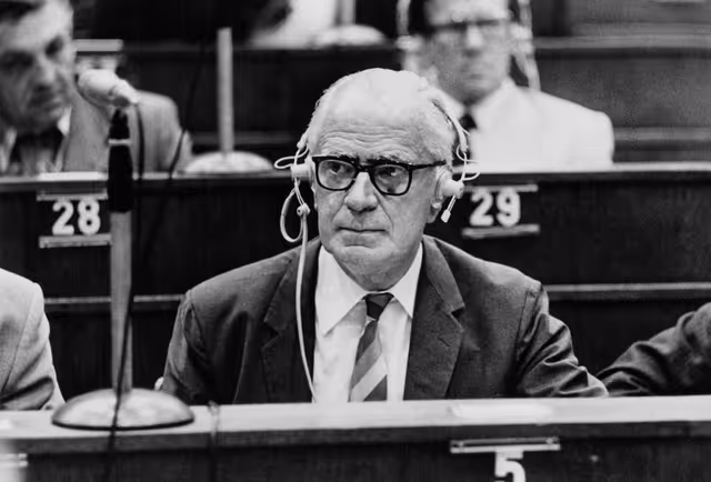 Fotografie 1: Michael STEWART during a session in Strasbourg, France, July 9, 1975.