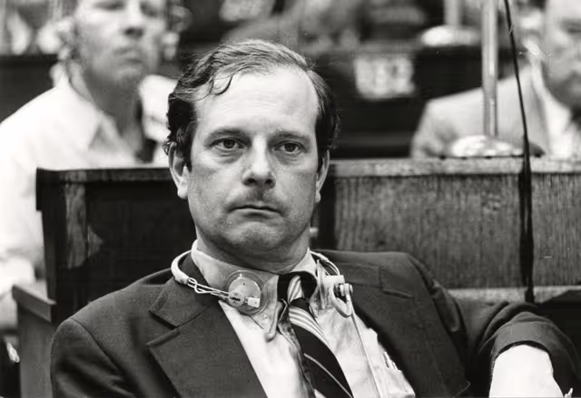 Fotagrafa 9: Plenary sessions in July 1975