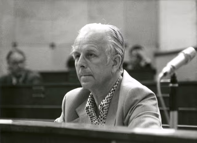 Fotagrafa 7: Plenary sessions in July 1975