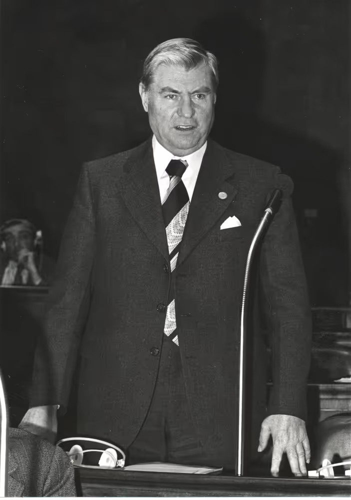 The ACP-EU Agreements in November 1975