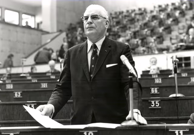 Fotagrafa 6: Alfred BERTRAND during a plenary session in Strasbourg in March, 8-12, 1976