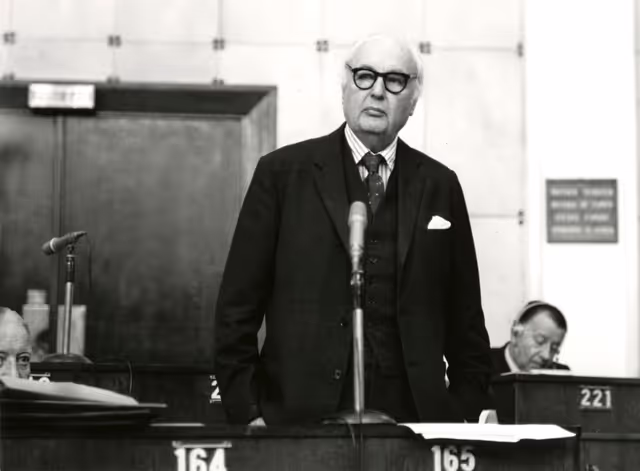 Fotagrafa 42: Lord Hubert GLADWYN during a plenary session in Strasbourg in March, 8-12, 1976