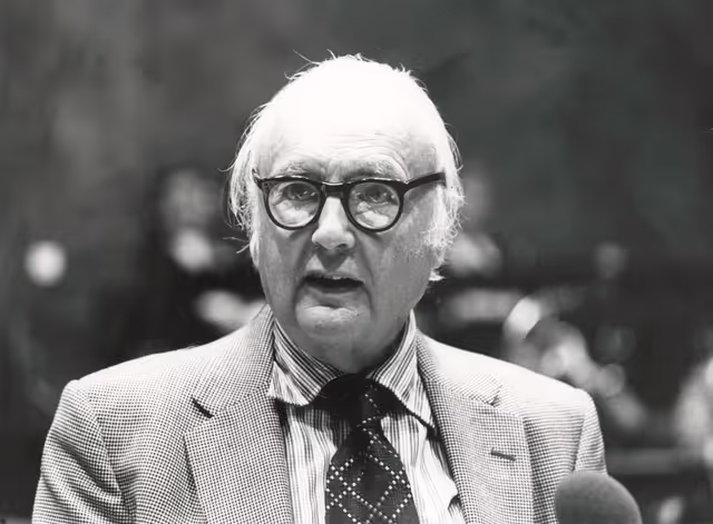 Fotagrafa 43: Lord Hubert GLADWYN during a plenary session in Strasbourg in March, 8-12, 1976
