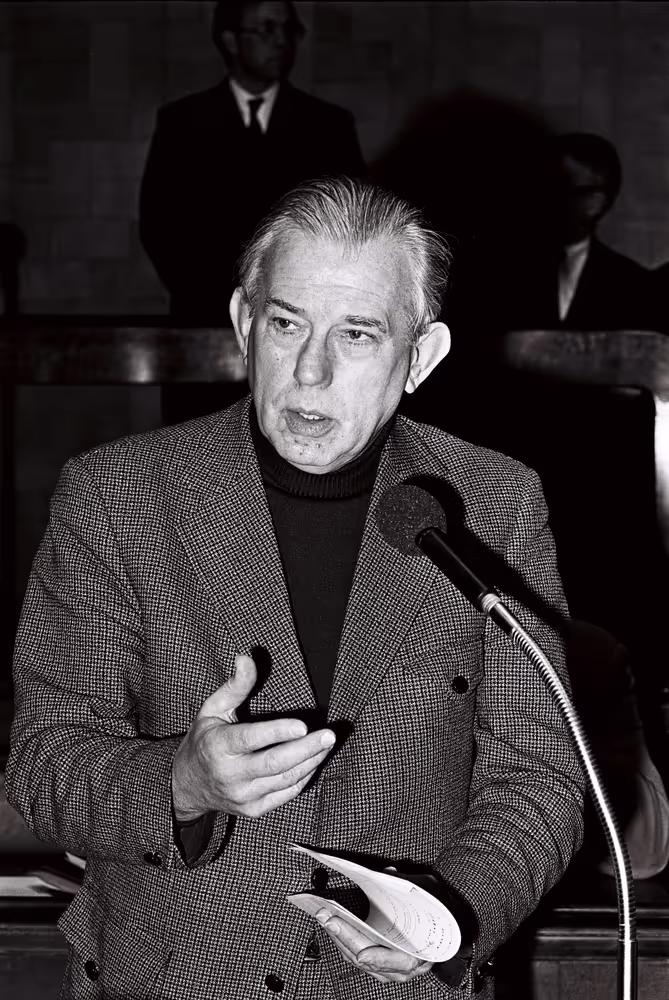 Jan BAAS during a plenary session in Luxembourg, April 5-9, 1976.