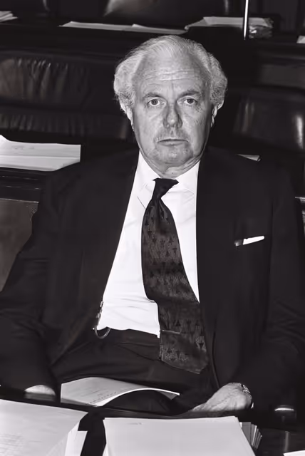 Fotografie 8: European Parliament Vice-President Frederick PONSONBY, Earl of BESSBOROUGH, during a plenary session in Luxembourg, April 5-9, 1976.