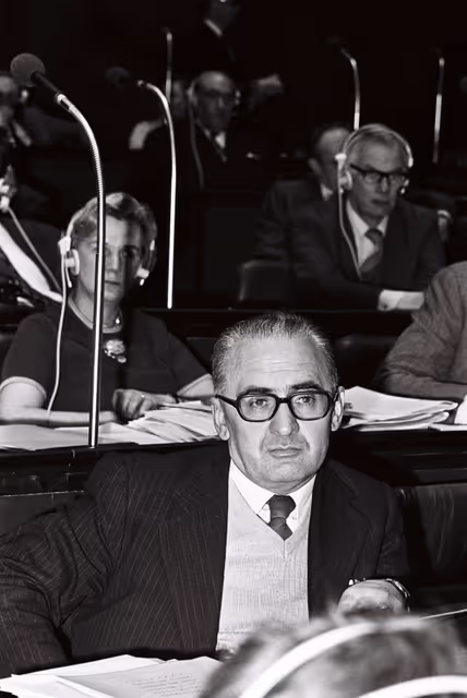 Fotografi 18: Plenary session Luxembourg april 1976