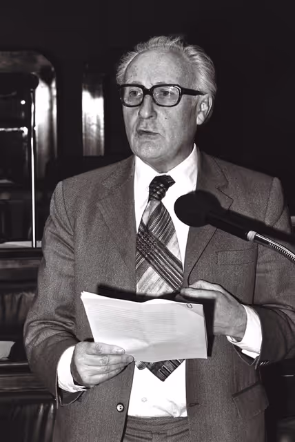 Fotografi 5: Plenary session Luxembourg april 1976
