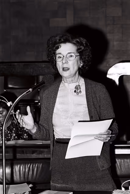 Fotografie 50: Plenary session Luxembourg april 1976