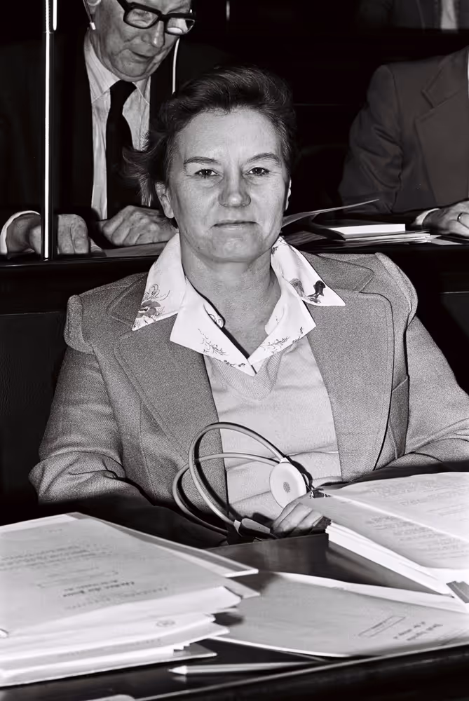 Gwyneth DUNWOODY during a plenary session in Luxembourg, April 5-9, 1976.