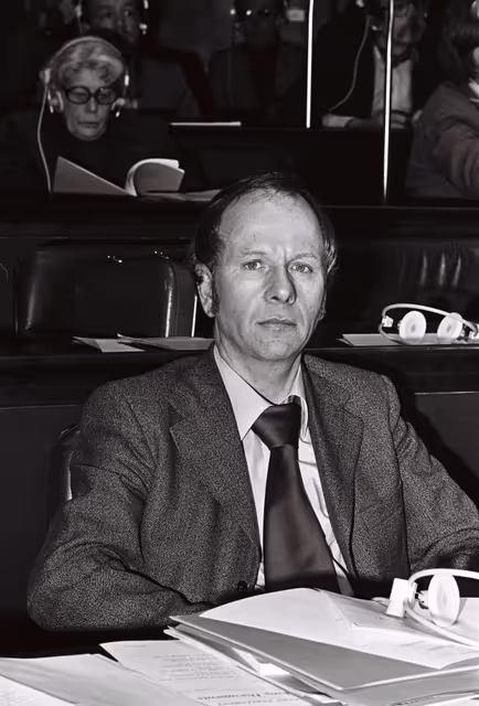 Fotografi 36: Plenary session Luxembourg april 1976