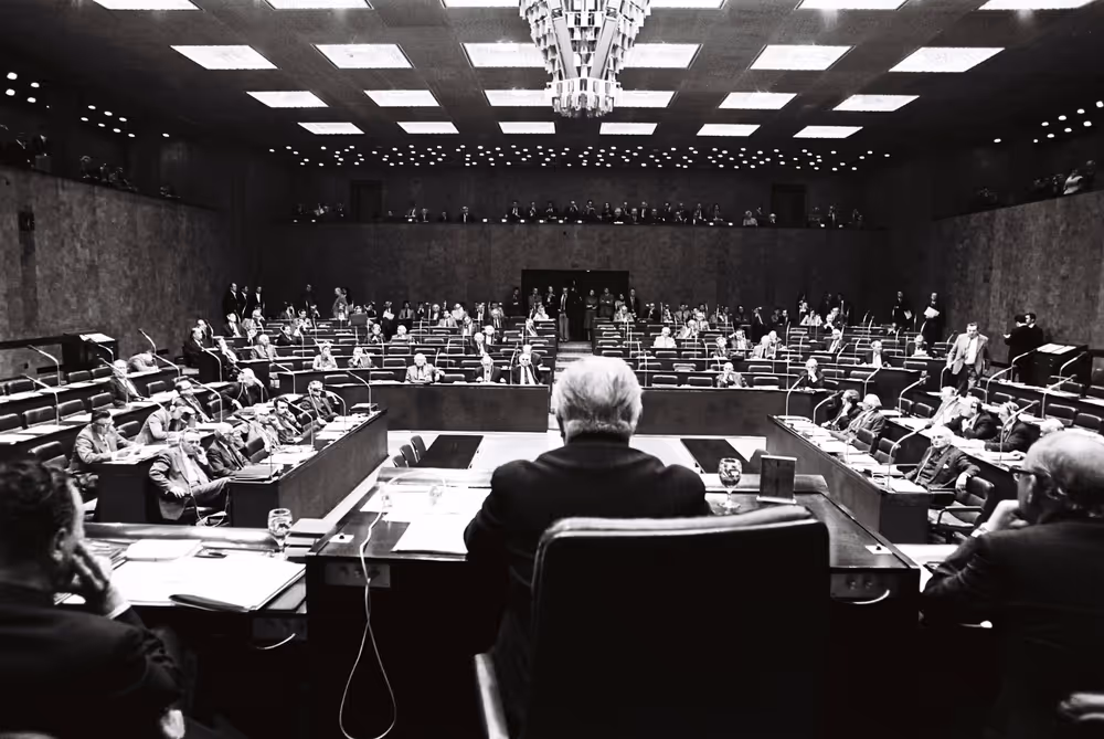Plenary session Luxembourg april 1976