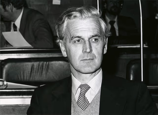 Plenary session in April 1976