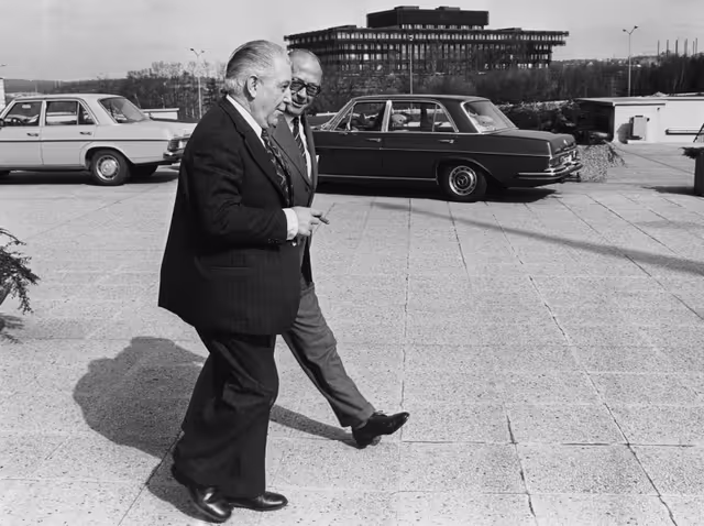 Photo 1: EP President Georges SPENALE and EP General Secretary Hans NORD (R) confer in the margins of a session of the European Council, in Luxembourg, April 1-2, 1976.