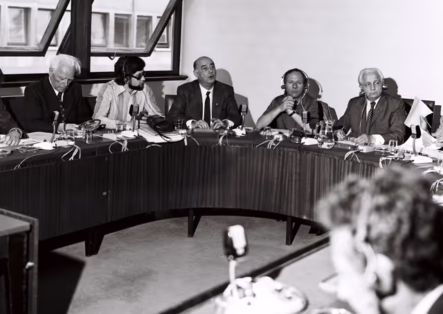 Suriet 6: Lucien RADOUX (R) during a press conference in the margins of a plenary session in Strasbourg, May 10-14, 1976.