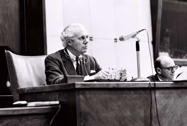 Suriet 34: European Parliament Vice-President Frederick PONSONBY, Earl of BESSBOROUGH, during a plenary session in Strasbourg, May 10-14, 1976.