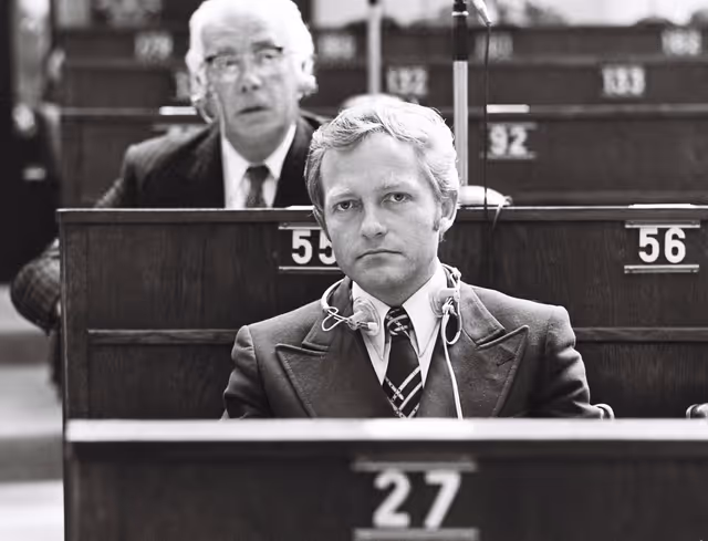 Suriet 27: Ole ESPERSEN during a plenary session in Strasbourg, May 10-14, 1976.