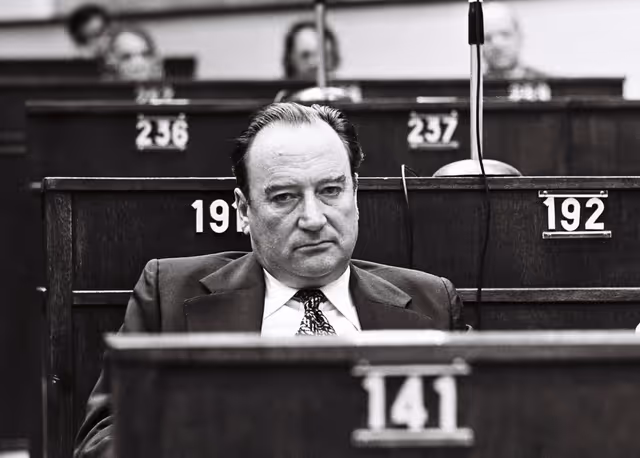 Suriet 22: Maurice FAURE during a plenary session in Strasbourg, May 10-14, 1976.