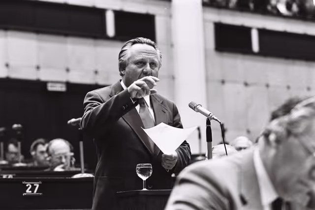 Suriet 13: Ludwig FELLERMAIER during a plenary session in Strasbourg, May 10-14, 1976.