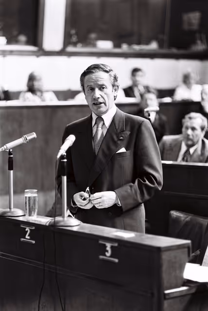 Suriet 17: Luxembourg’s Prime Minister Gaston THORN during a plenary session in Strasbourg, May 10-14, 1976.