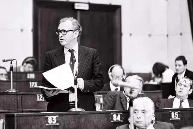 Suriet 27: European Commissioner George THOMSON during a plenary session in Strasbourg, May 10-14, 1976.