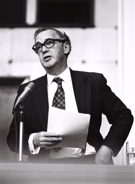 Suriet 26: European Commissioner George THOMSON during a plenary session in Strasbourg, May 10-14, 1976.